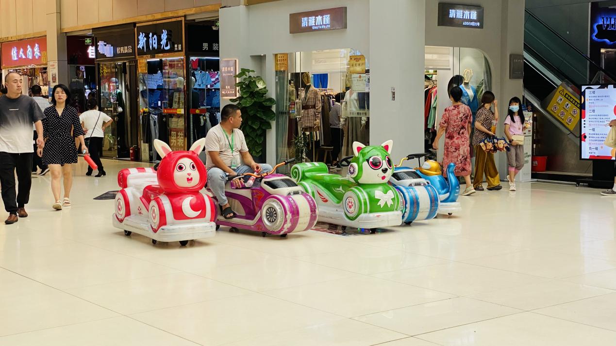 兒童游樂車現身錢江商城，深受小朋友青睞