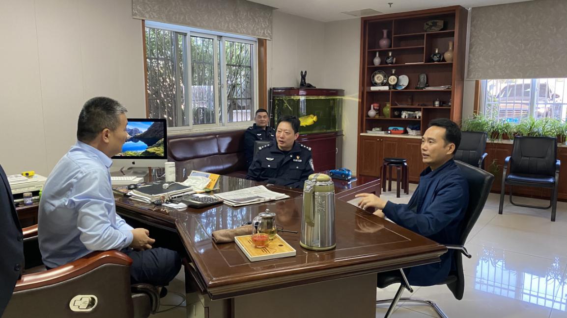 拱墅區(qū)公安分局常務(wù)副局長一行走訪調(diào)研錢江商城現(xiàn)場(chǎng)糾紛調(diào)解工作