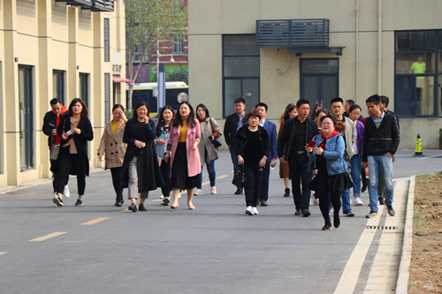 20190404合肥高新區(qū)長(zhǎng)寧社區(qū)來廬陽(yáng)建華文創(chuàng)園考察學(xué)習(xí)  (1).jpg